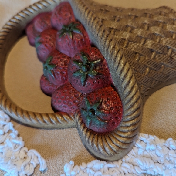 Vintage Burwood Strawberry Basket - Picture 2 of 5